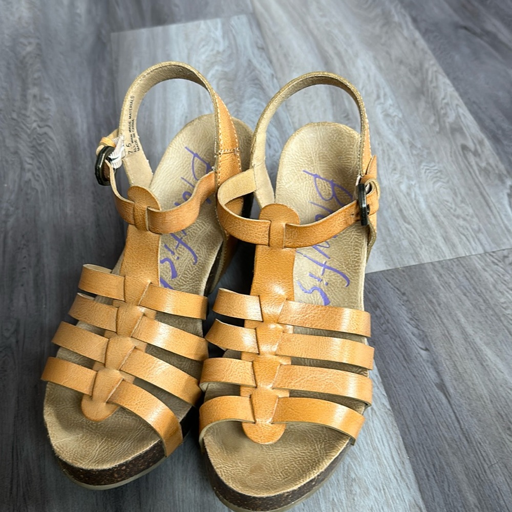 Blowfish Women’s 7.5 Platform Sandals - Picture 3 of 12